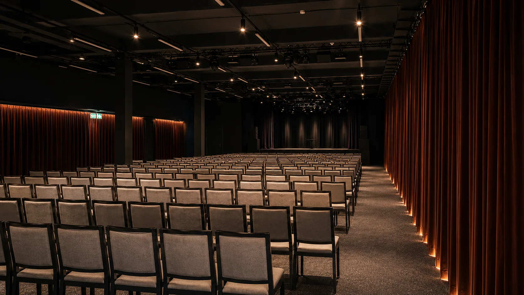 Anna Spree – Eventlocation Berlin-Charlottenburg, Saal mit Reihenbestuhlung